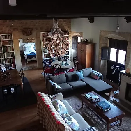 Palacio Rural De De Cabrales بيت للعطل